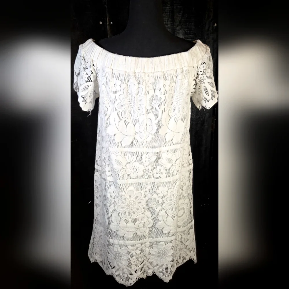 "Skies Are Blue" Off-The-Shoulder White Lace Dress Has Only Been Worn Once - Picture 8 of 15